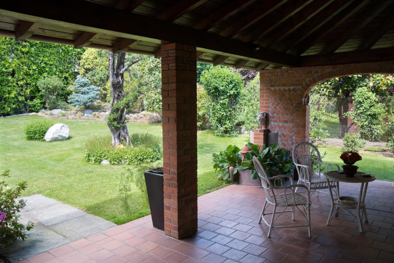 Apartamento Mansarda I Cipressi Lenno Exterior foto
